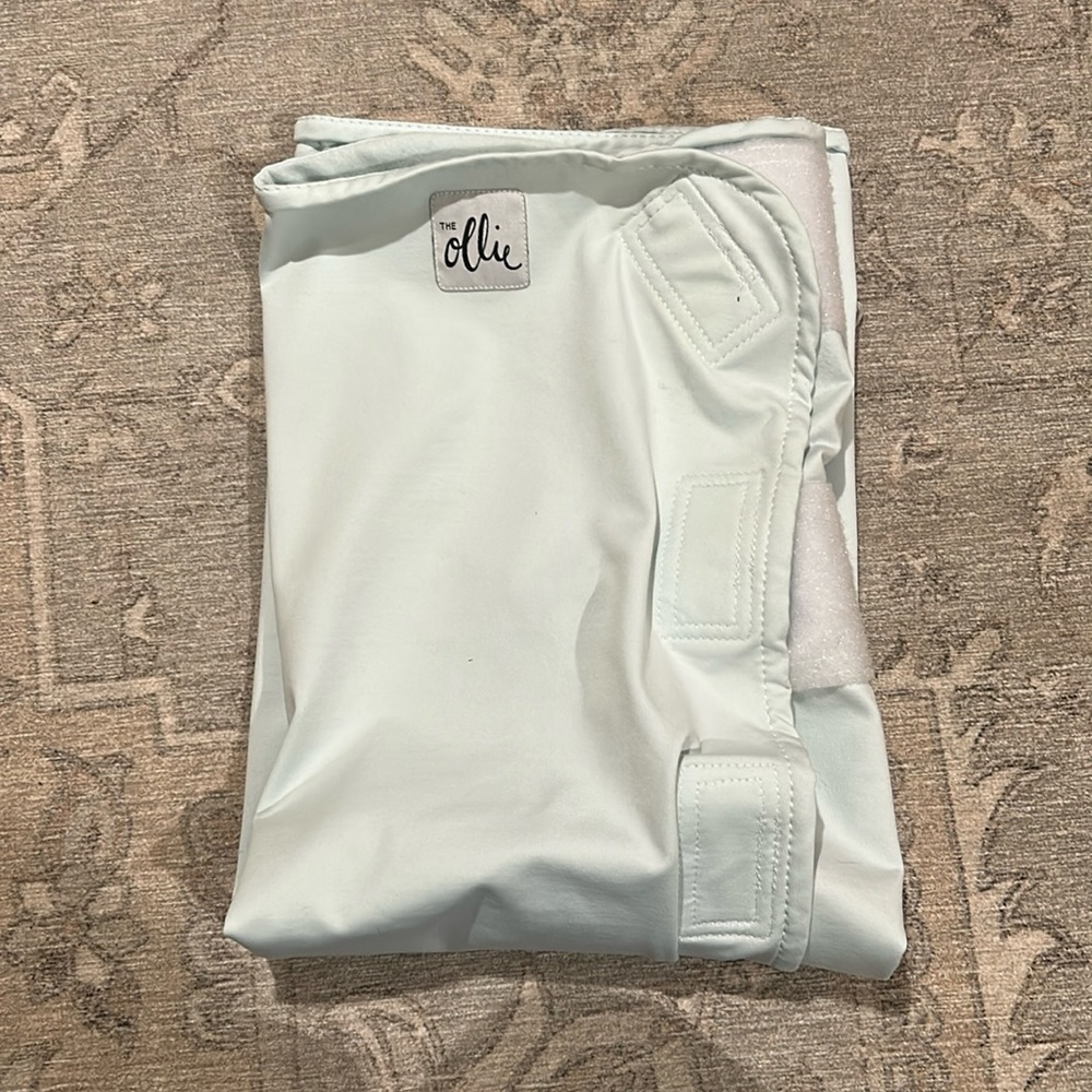 The Ollie Baby Swaddle in Light Blue